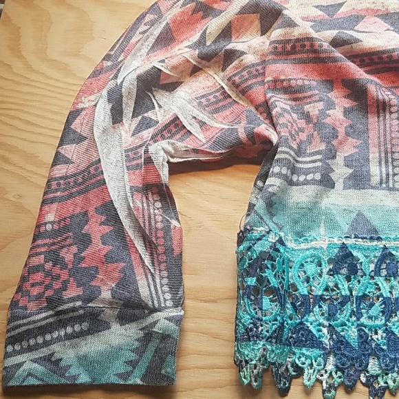 Aztec Crop Top - Picture 3 of 4